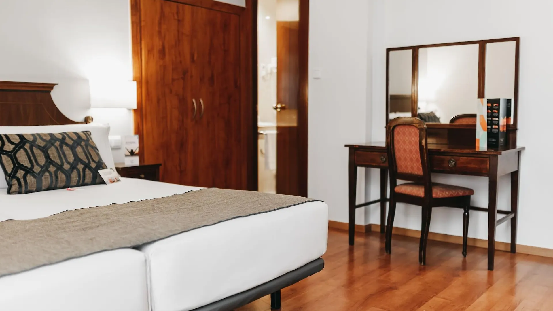 Oriente Atiram Hotel Barcelona 3*,  Spain